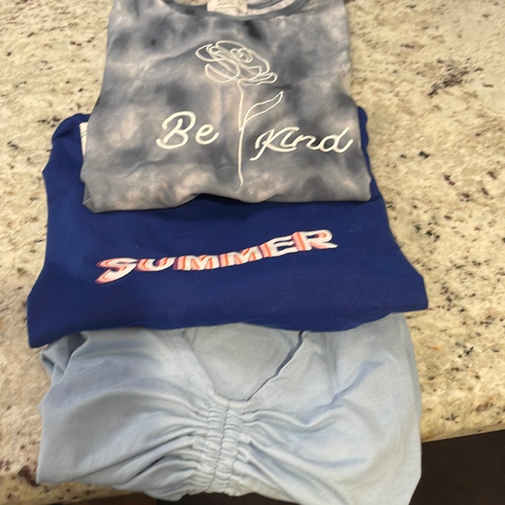 Light blue half shirt, multicolor be kind shirt, blue summer half shirt, size M